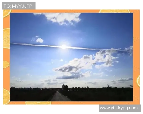 西部天空的色彩变幻与自然之美的深刻探索