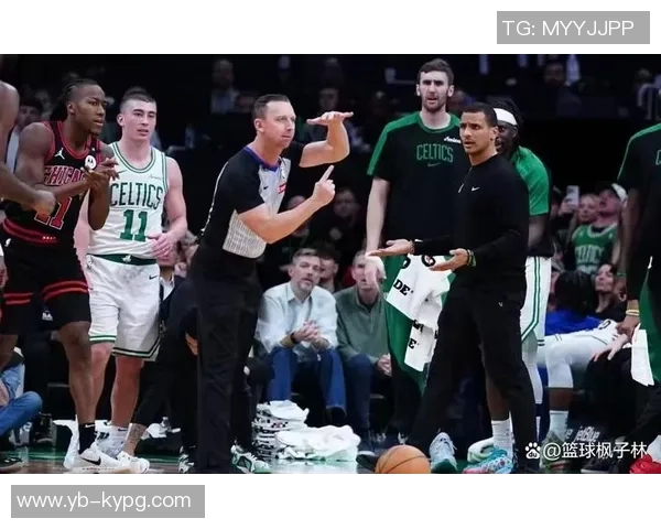 马祖拉强调安芬尼西蒙斯需提升攻防对抗强度以增强球队表现 马祖拉强调安芬尼西蒙斯需提升攻防对抗强度以增强球队表现